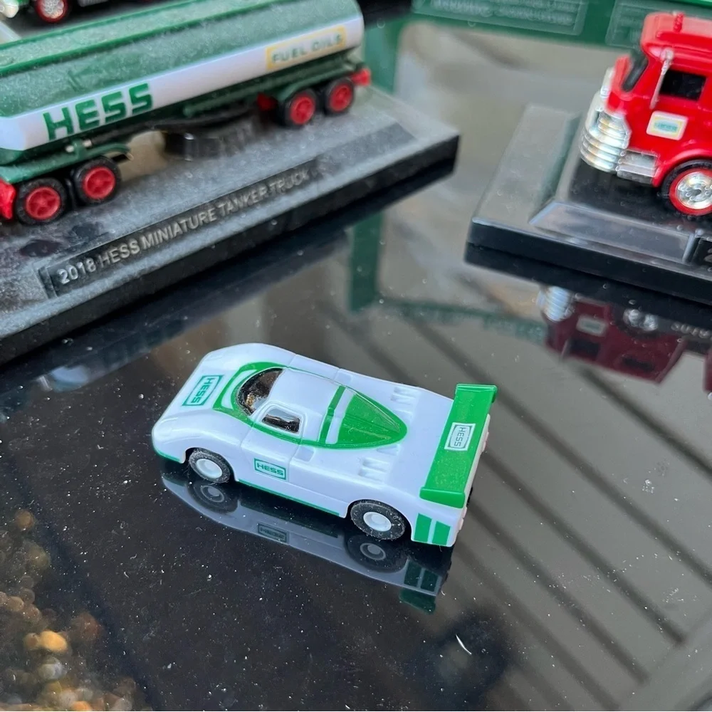 Mini HESS 2018 Vehicle Play Set - Red, Green, White